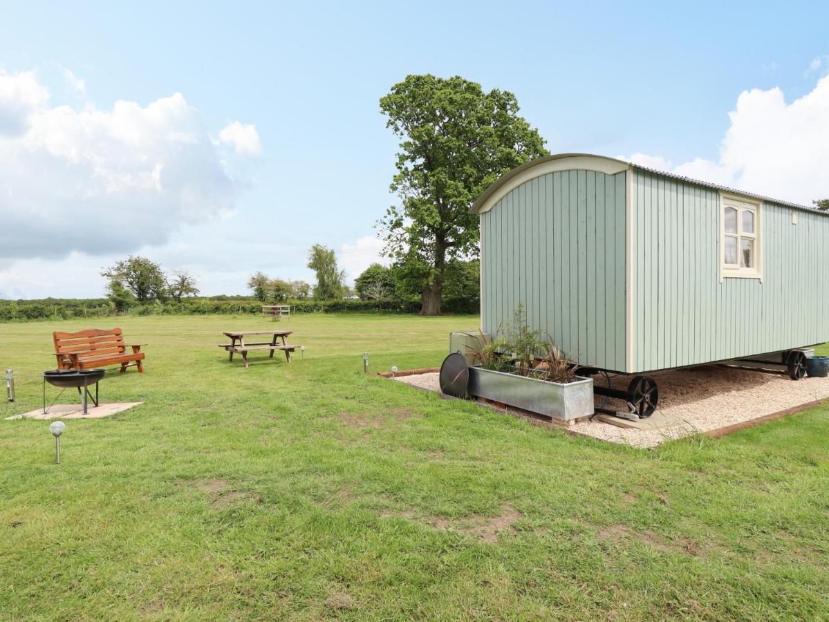 Honeybee Lodge Woodhall Spa Exterior foto
