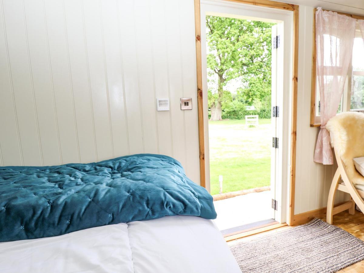 Honeybee Lodge Woodhall Spa Exterior foto