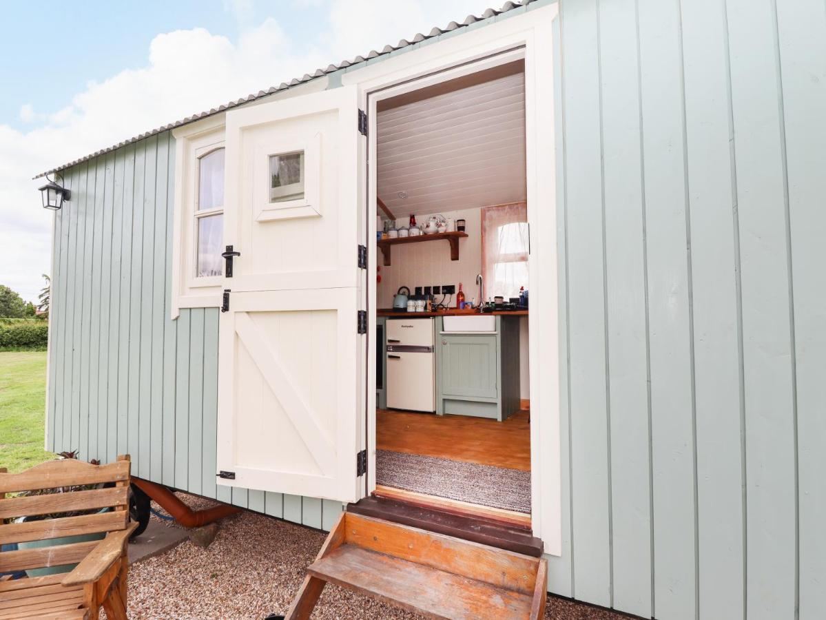 Honeybee Lodge Woodhall Spa Exterior foto