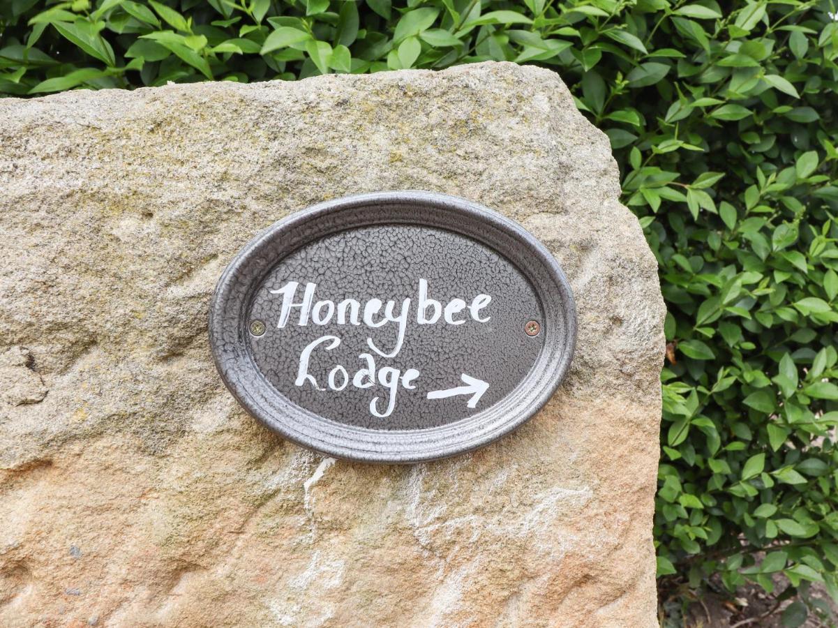 Honeybee Lodge Woodhall Spa Exterior foto