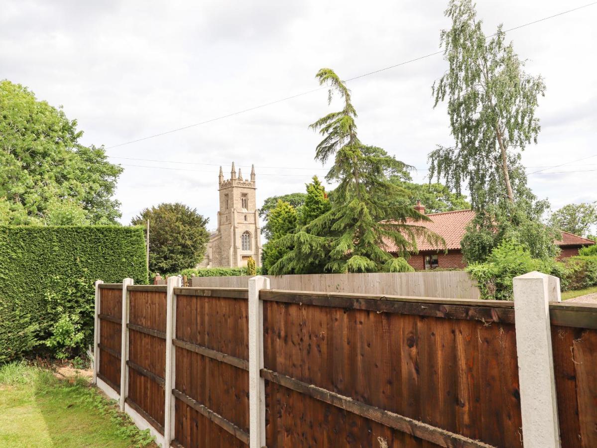 Honeybee Lodge Woodhall Spa Exterior foto